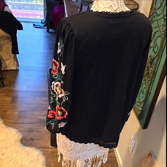 Anthropologie floral embroidered peasant blouse - Picture 5 of 6